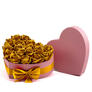 Srdcový box so zlatými ružami (18ks)