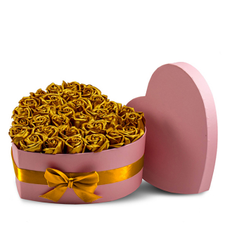 Srdcový box so zlatými ružami (25ks)